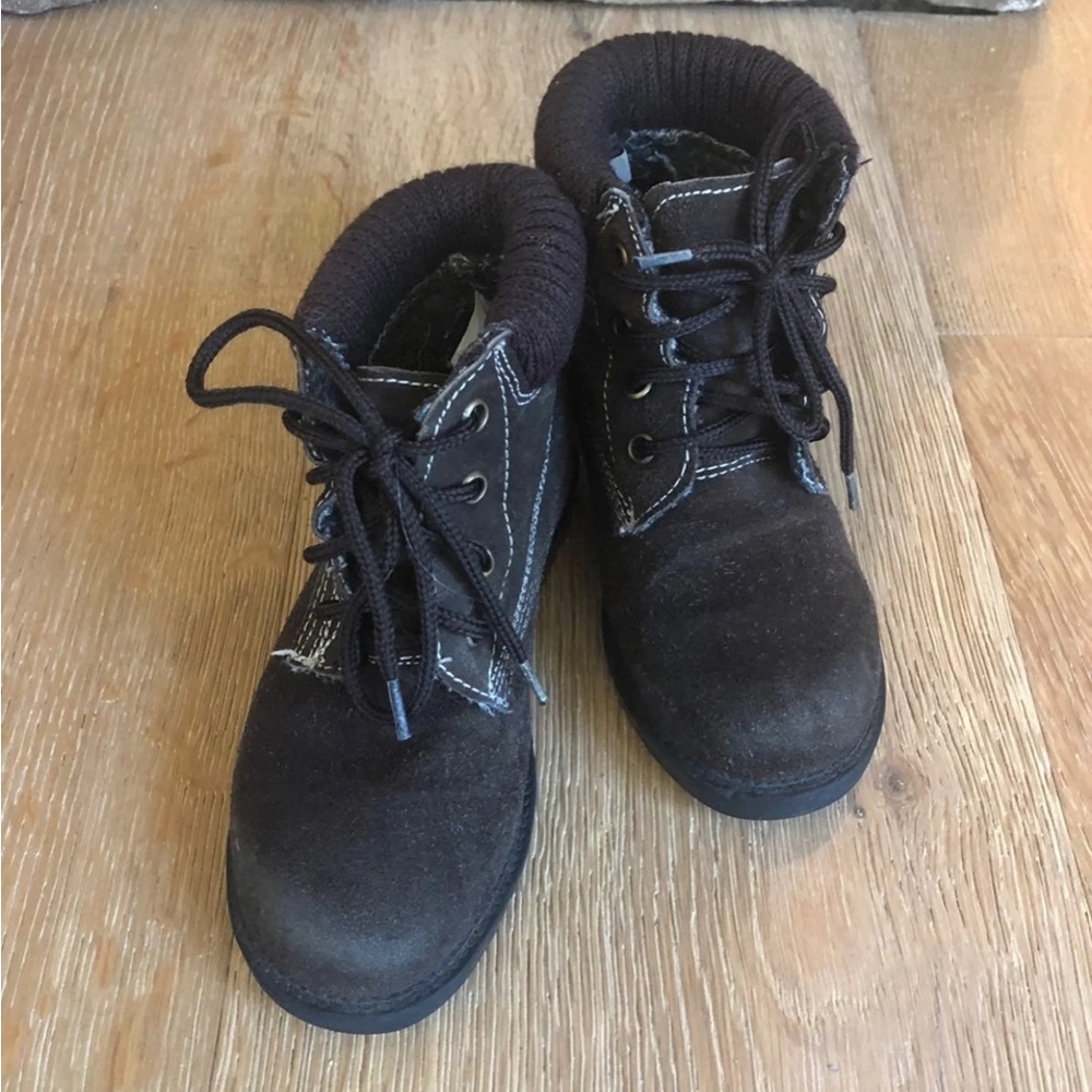 Boys Vegan suede brown toddler boots size 7 price firm